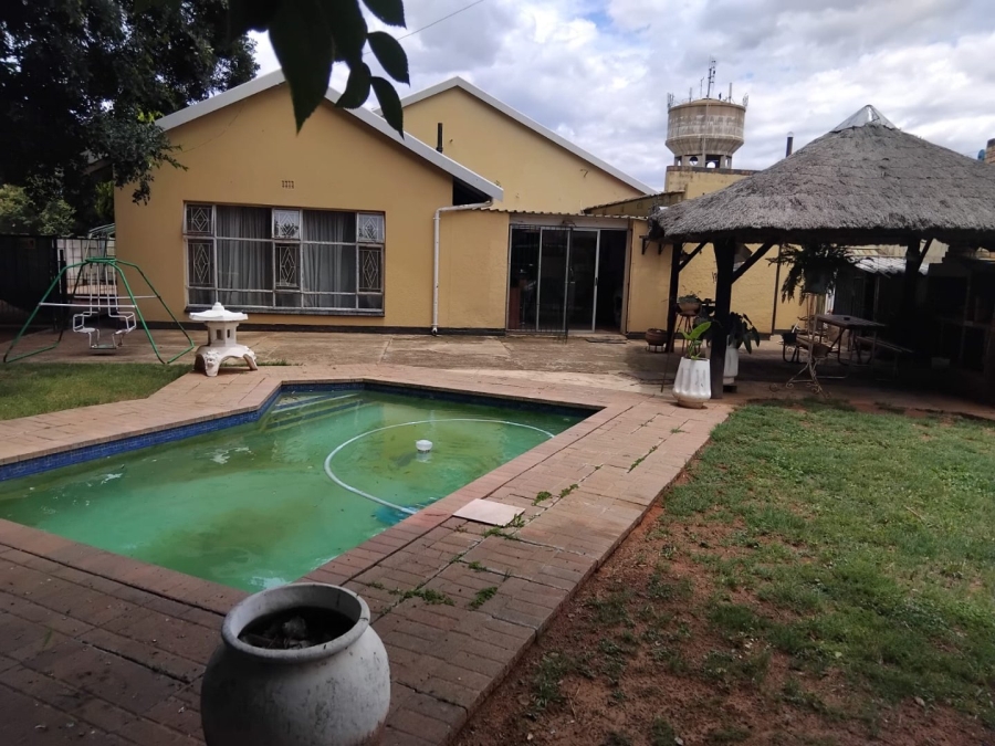 4 Bedroom Property for Sale in Stilfontein Ext 4 North West
